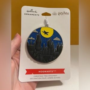 Brand New Hallmark Harry Potter Hogwarts a Christmas Ornament